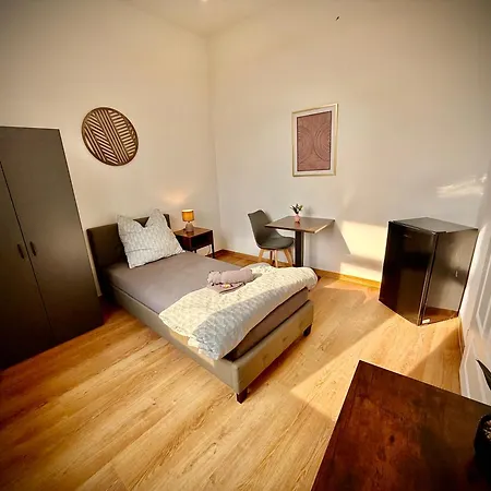 Zi 6 Zentral Und Modern Im Herzen Oldenburgs 3* Oldenburg
